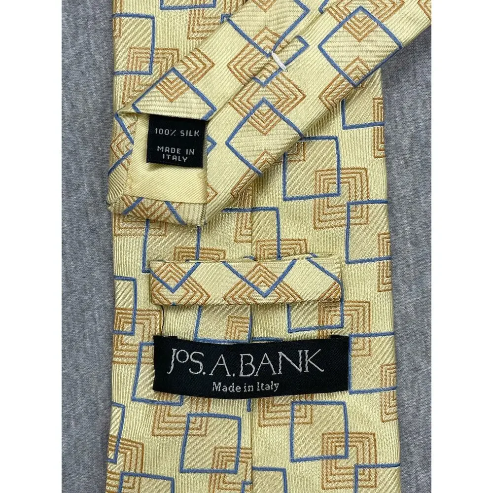 Jos A Bank Tie Mens Geometric 100% Silk‎ 3.5